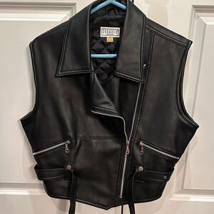 B B Dakota Pret Aporter Pleather, Moto Vest with Zipper Accents. Size Medium.
